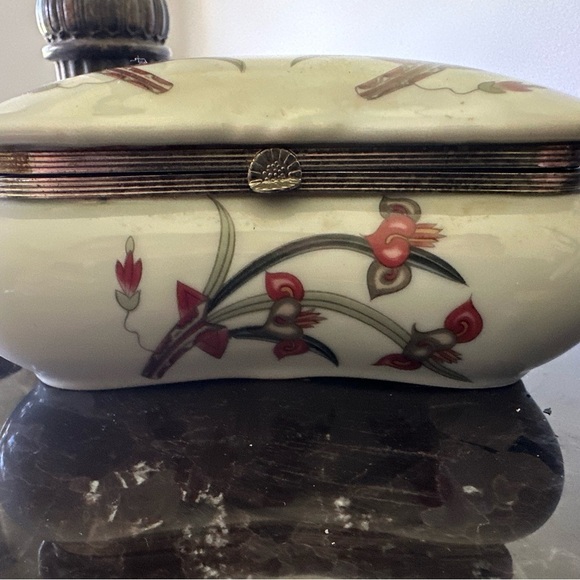 Neiman Marcus Vintage Butterfly Porcelain Trinket Box - Picture 5 of 8